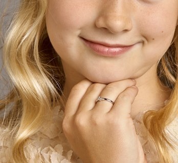 Zilveren Fijntjes Ring met zirkonia.