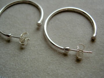 Zilveren creolen 30 mm (stekertjes)