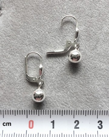 Zilveren balletjes 6mm oorbellen / hangertjes