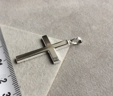 Zilveren kruis 28 mm Hoekig