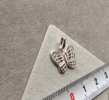 Zilveren vlinder hanger (15 mm)