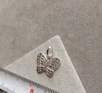 Zilveren vlinder hanger (15 mm)