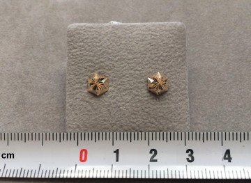 Gouden oorbellen gediamanteerd (6mm)