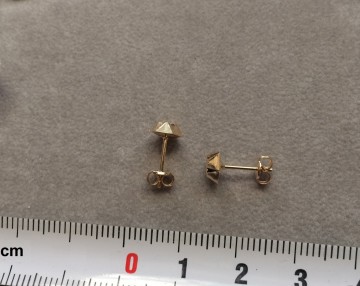 Gouden oorbellen gediamanteerd (6mm)