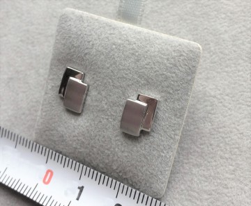 Zilveren oorknoppen strak rechthoekjes