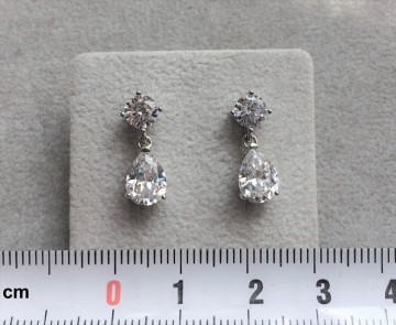 Zilveren oorhangers zirkonia stekertjes