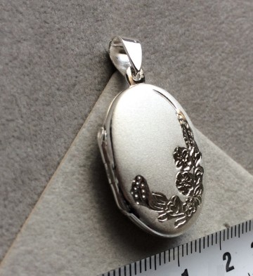 Zilveren medaillon bloemen 26mm