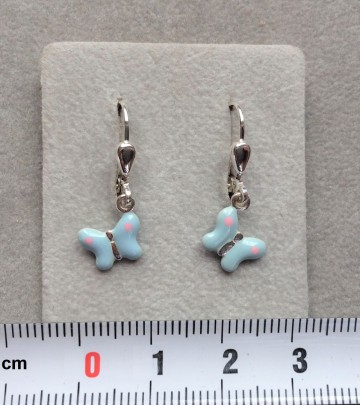 Zilveren vlinder oorbellen licht blauw hangertjes