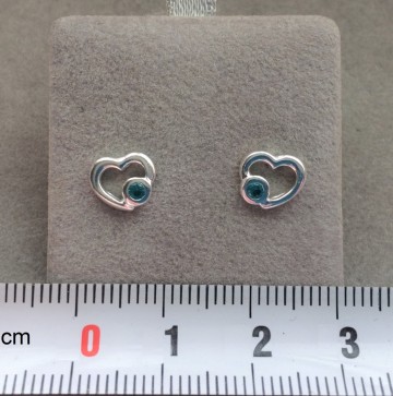 Zilveren hartjes oorknopjes blauw