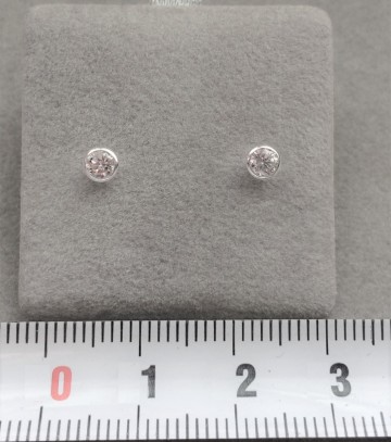 Zilveren mini oorbellen 3.8mm (kegelvormig)