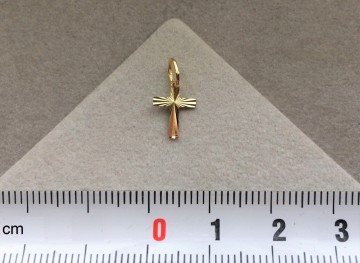 Gouden kruisje hanger 10mm