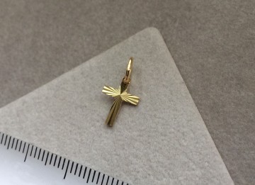 Gouden kruisje hanger 10mm