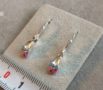 Zilveren babyschoentjes oorbellen, roze