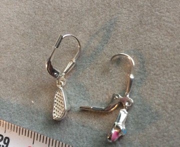 Zilveren babyschoentjes oorbellen, roze