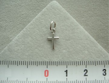 Zilveren mini kruisje 8mm hangertje
