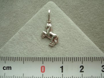 Zilveren paardje (11mm)  hangertje