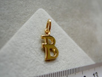 Gouden letter hanger (10mm)