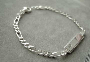 Zilveren plaatarmbandje met hartje -18 cm