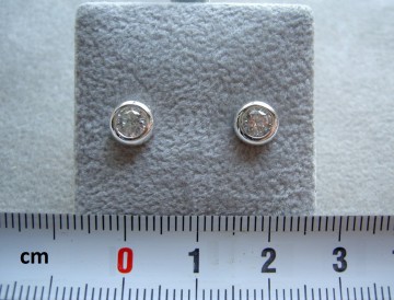 Zilveren oorbellen zirkonia 6 mm rond