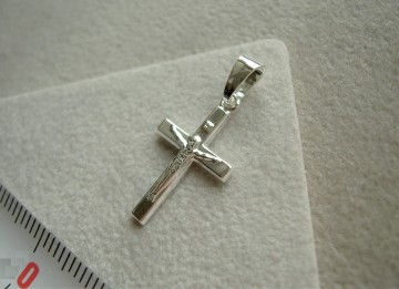 Zilveren kruis+corpus 16 mm hanger