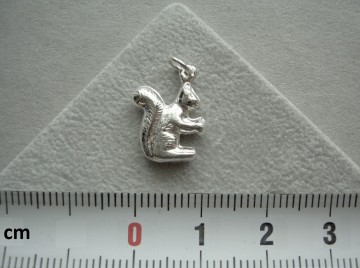 Zilveren eekhoorn hanger bedel