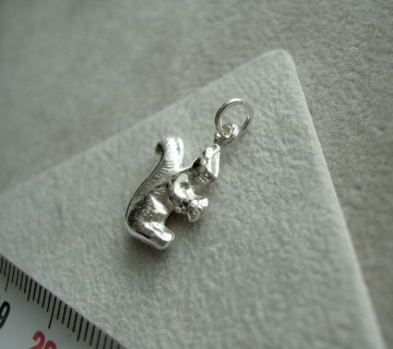 Zilveren eekhoorn hanger bedel