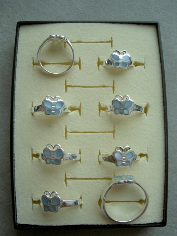 Zilveren vlinder kinderring met blauw parelmoer