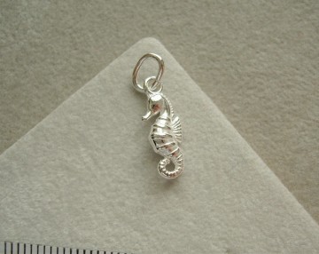 Zilveren zeepaardje hanger (13mm)