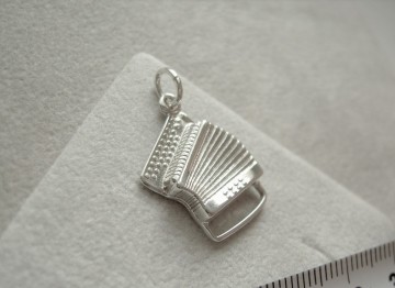 Zilveren accordeon KNOPPEN hanger groot