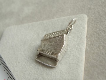 Zilveren accordeon KNOPPEN hanger groot