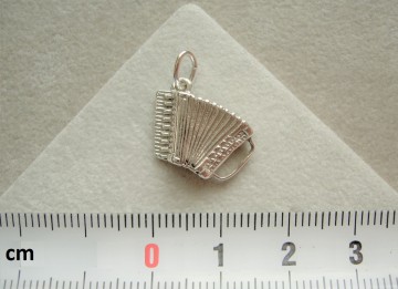 Zilveren Accordeon KLAVIER hanger