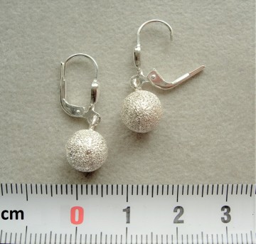 Zilveren oorbellen balletjes hangertjes