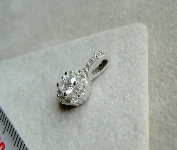 Zilveren mini hanger bloemvorm