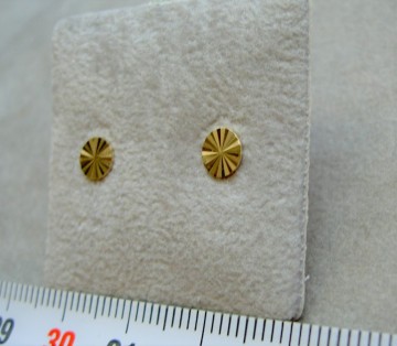 Gouden oorbellen 5mm rond / plat