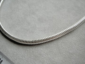 Zilveren halsketting slang 4mm, 45 cm.