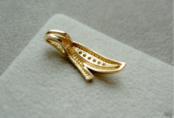 Gouden hanger met steentjes, 18 mm