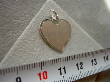 Zilveren graveerhangertje Hart (schuin)