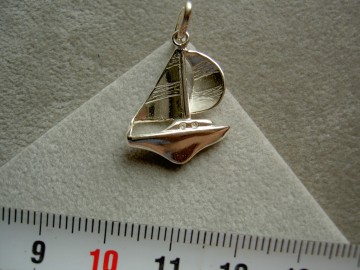 Zilveren zeilboot - boot hanger