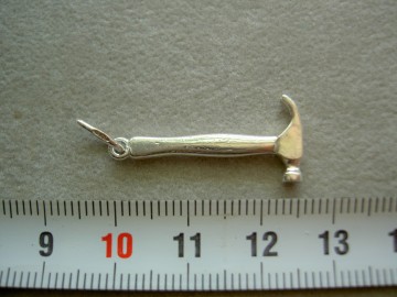 Zilveren hamer hanger