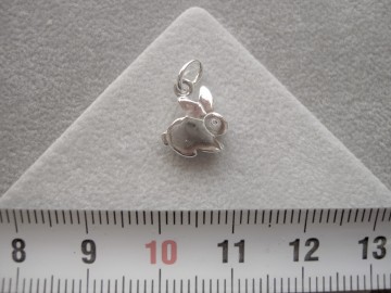 Zilveren konijntje 10mm hangertje / bedeltje