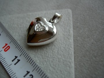 Zilver hart 15mm met hartje zirkonias medaillon