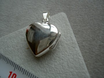 Zilver hart 15mm met hartje zirkonias medaillon