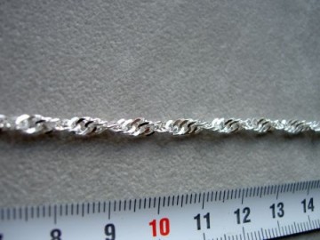 Zilveren dames armbandje  - Gedraaid