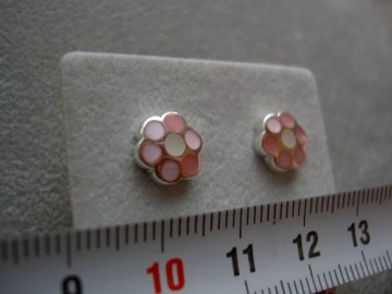 Zilveren oorbellen bloem roze