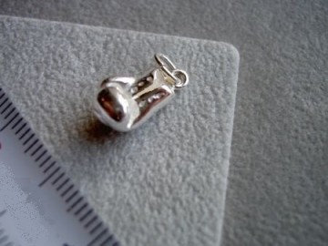 Zilveren bokshandschoen hanger