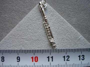 Zilveren dwarsfluit hanger