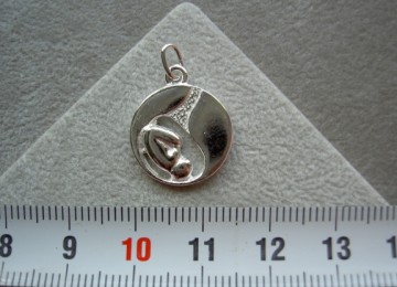 Zilveren foetus hanger