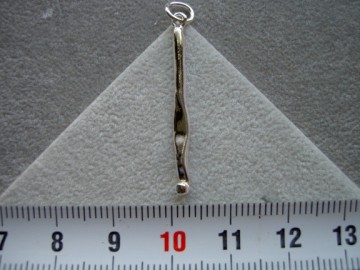 Zilveren haaknaald hanger