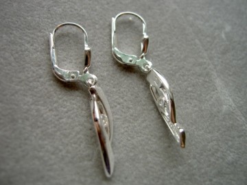 Zilveren oorhangertjes fantasie met zirkonia's