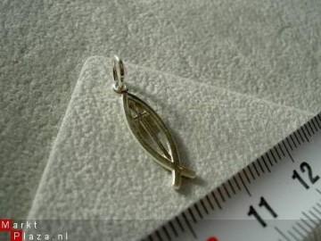 Zilveren Ichthus met kruis 17mm